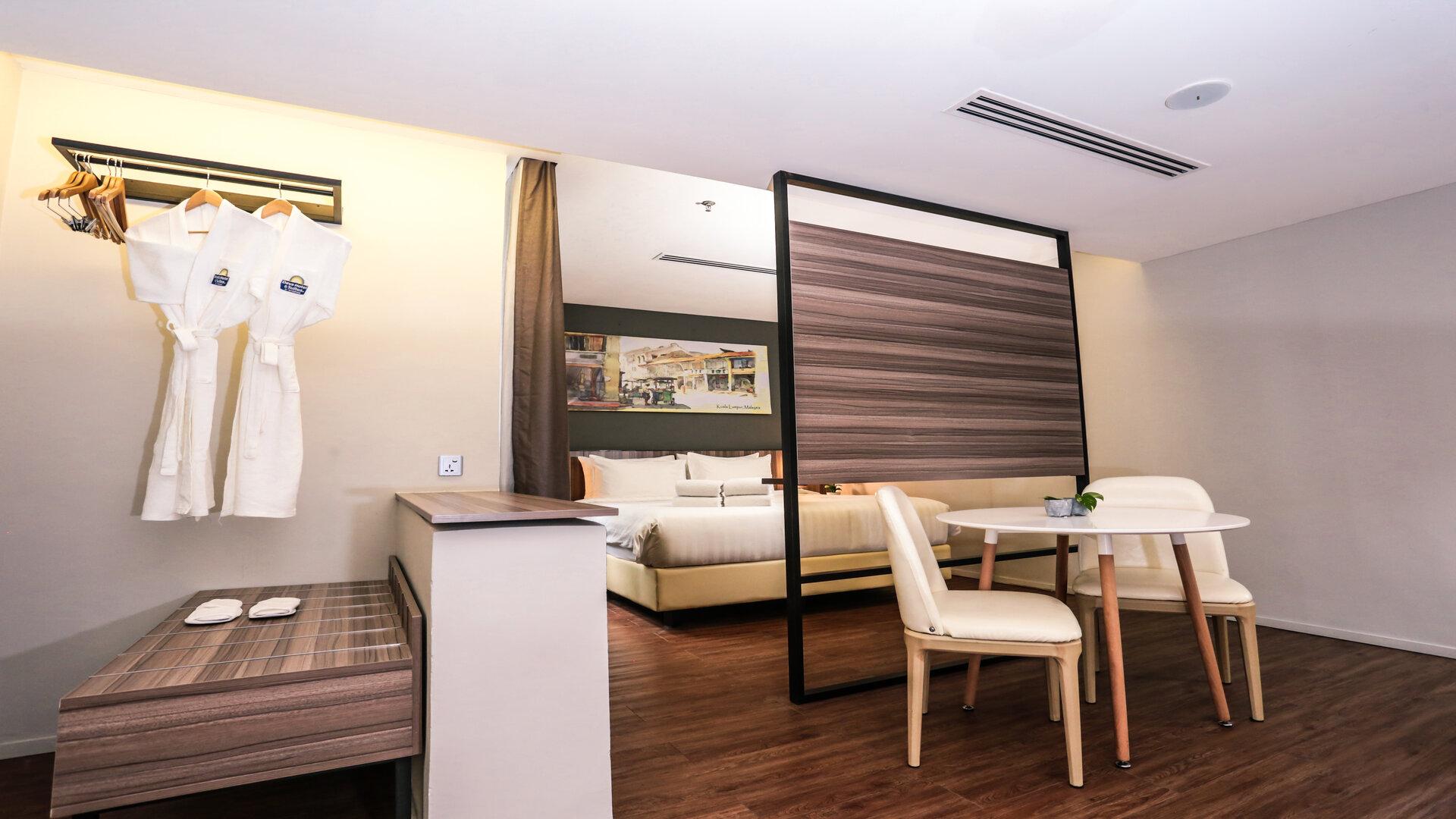 Hotel Days And Fraser Business Park Kl 3*
