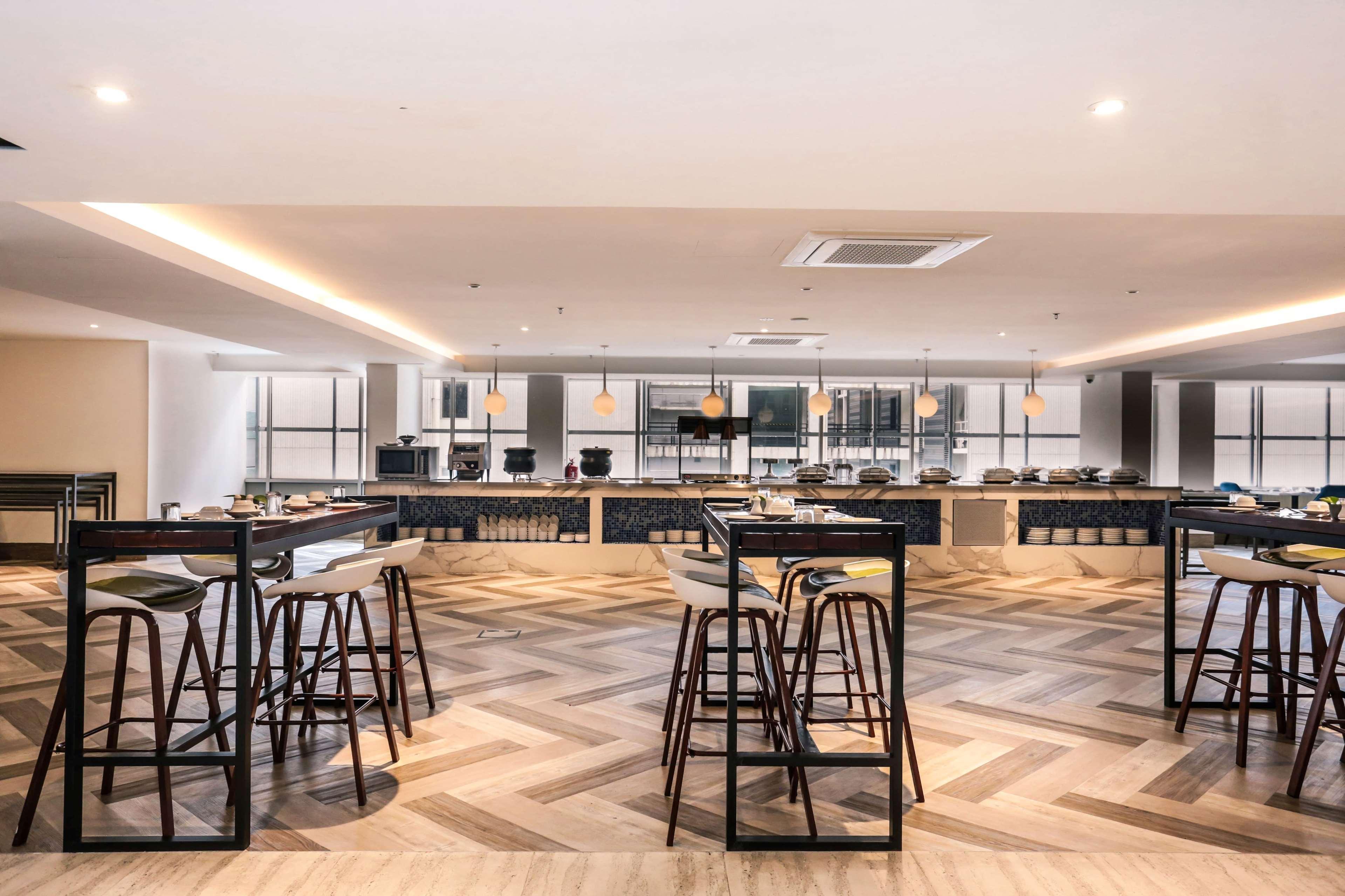 Hotel Days And Fraser Business Park Kl 3*